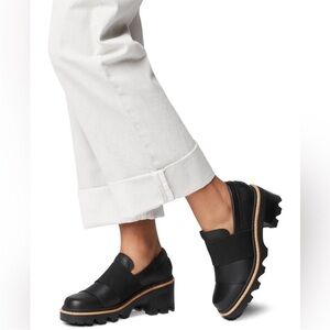 Sorel Women's Black and Tan Loafers